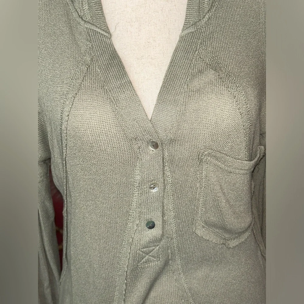 VICI hooded long sleeve sweater